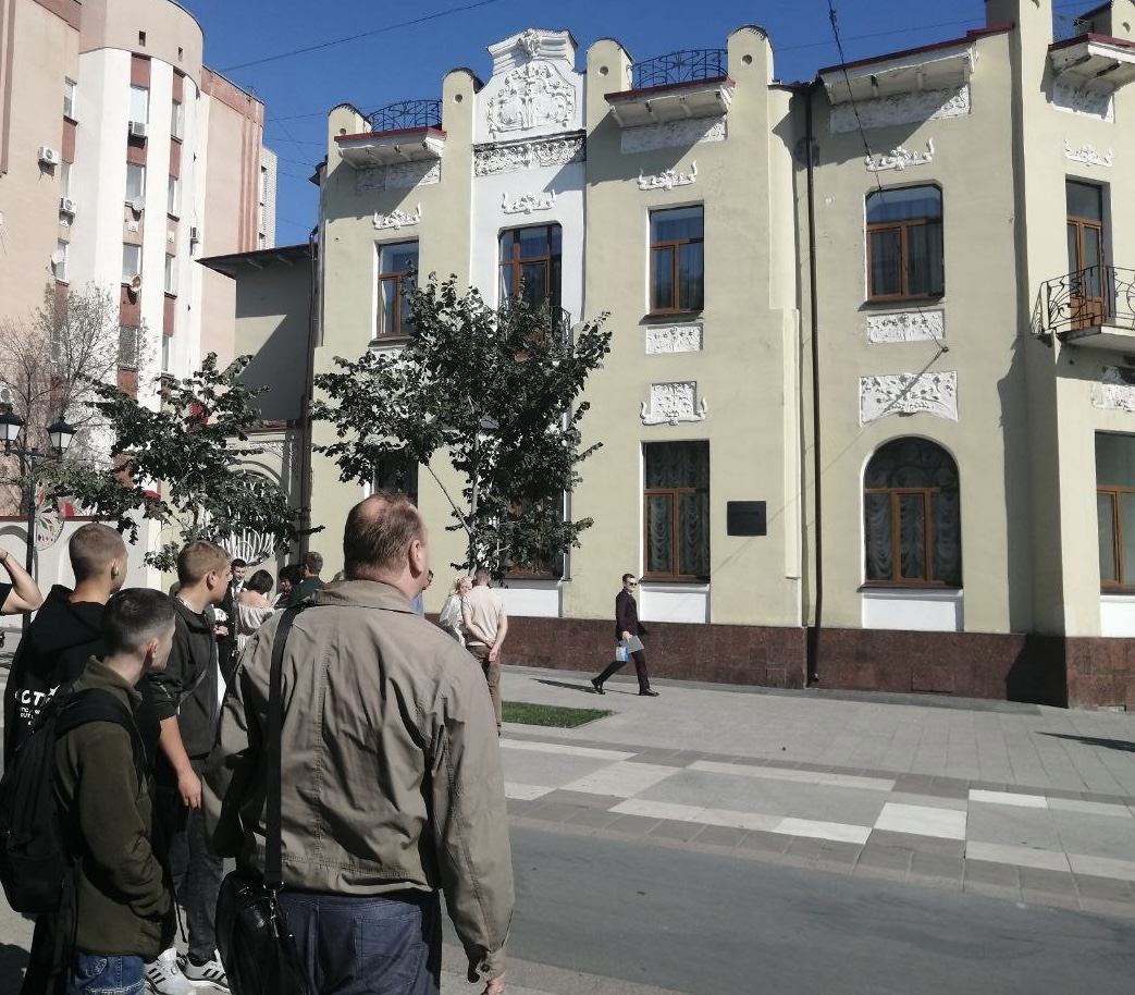 Пешеходная экскурсия, посвящённая Дню города Фото 6
