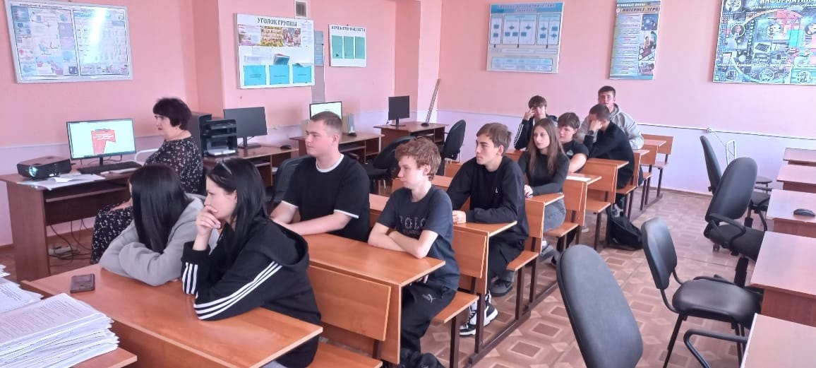 Понедельник начался с линейки и Разговоров о важном. Фото 5
