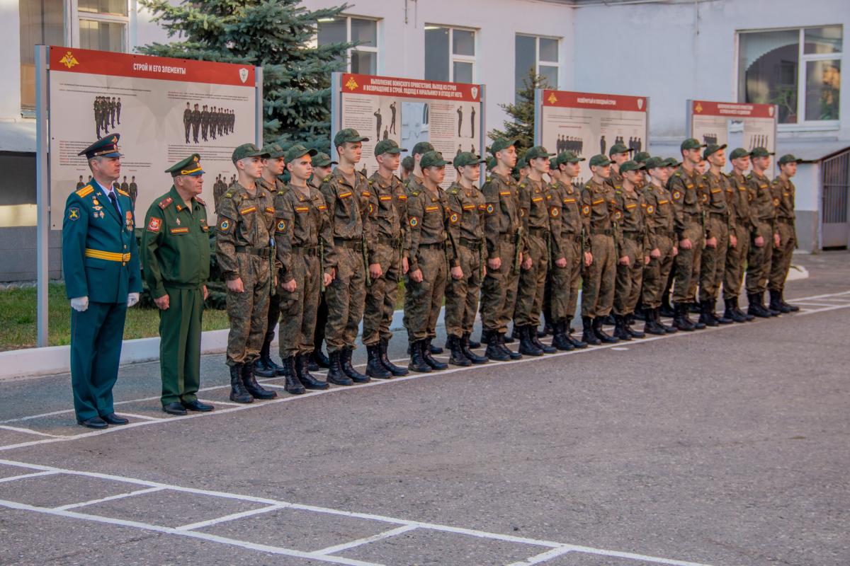 Состоялось торжественное построение студентов первого набора военного учебного центра