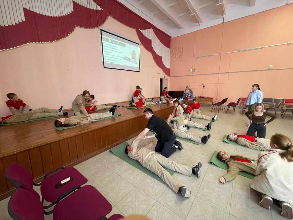 Преподаватели и обучающиеся университета – участники проекта «Единый урок первой помощи 2025» Фото 8