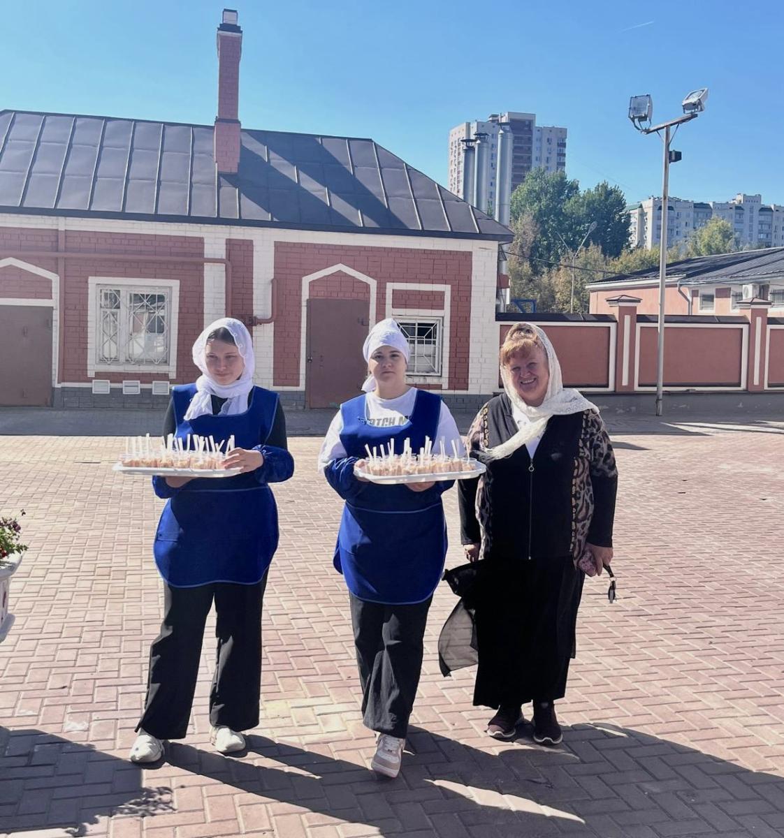 Участие студентов колледжа в дне празднования Саратовских святых в Покровском соборе