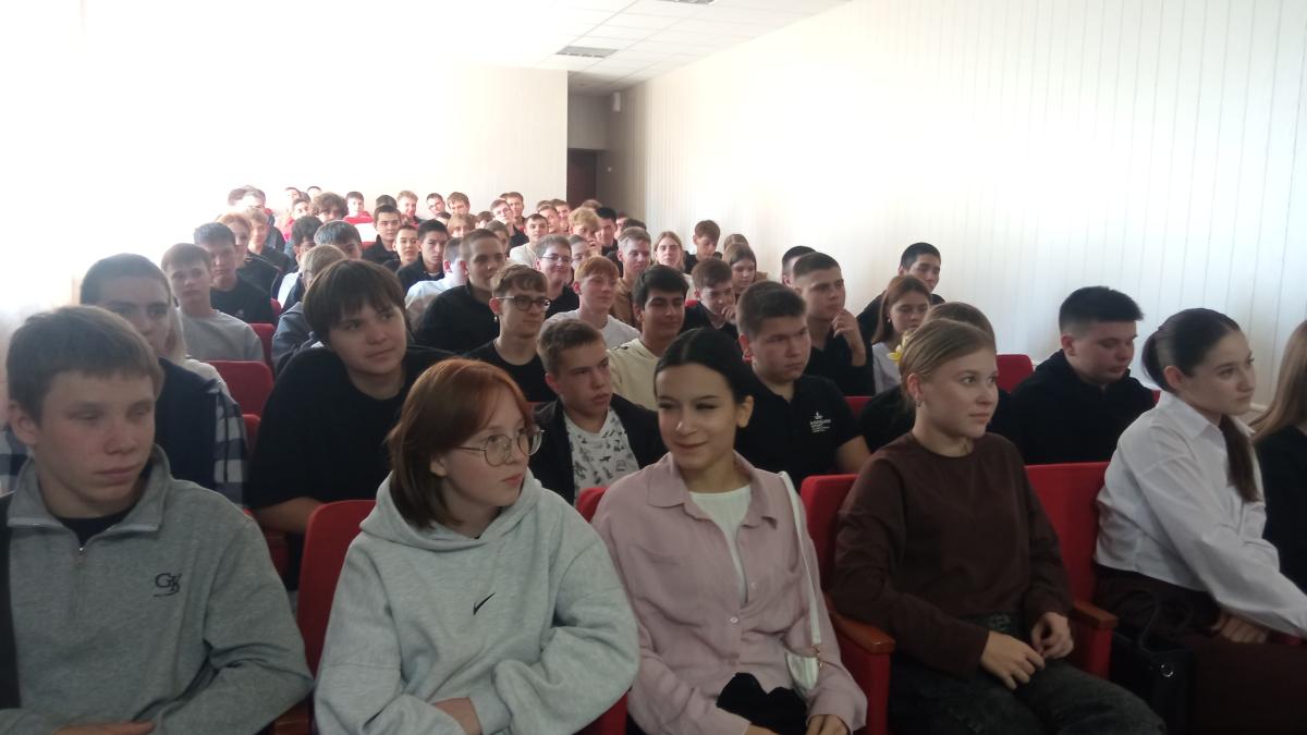Единый день профилактики безнадзорности и правонарушений несовершеннолетних  в Марксовском филиале Фото 1