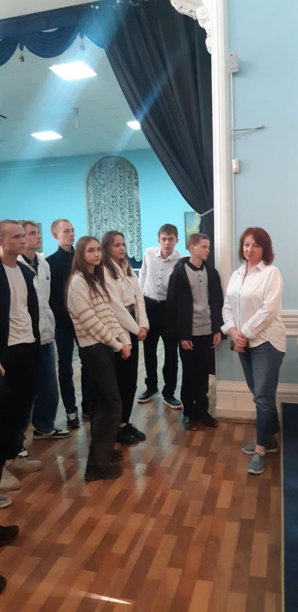Студенты ФТК посетили музей истории университета Фото 4