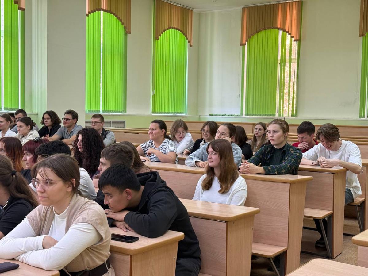 Студенты ИВМиФ стали слушателями лекции от Российского общества "Знание" по теме "Успешные коммуникации" Фото 4