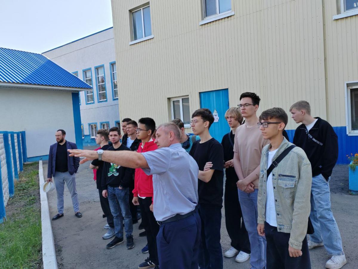 Студенты-первокурсники группы «Россети Волга»  познакомились с работой энергетиков Фото 2