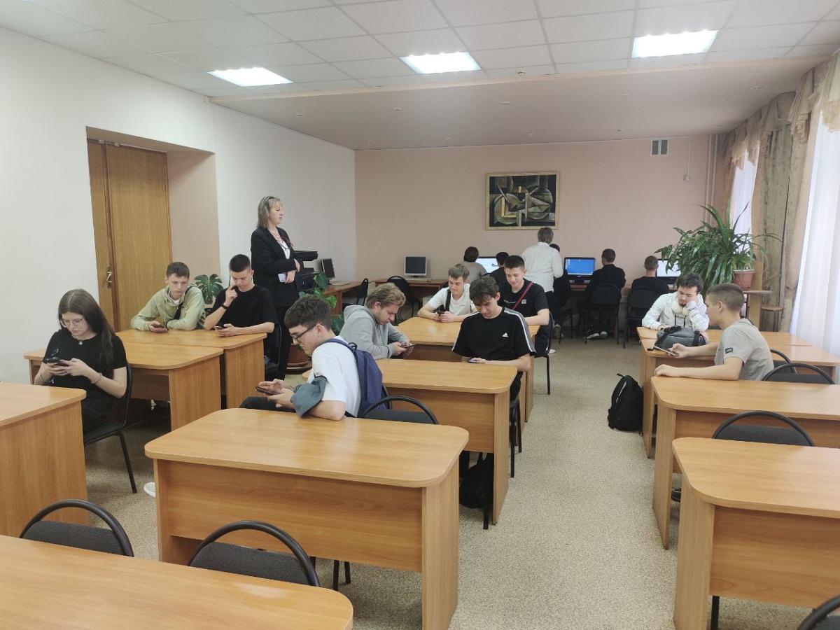 Первокурсники группы Б-АИ-РТ-104 познакомились  с электронно-библиотечной системой университета Фото 2