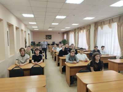 Первокурсники группы Б-АИ-РТ-104 познакомились  с электронно-библиотечной системой университета