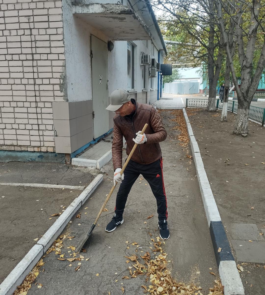Участие сотрудников кафедры в общегородском субботнике Фото 1