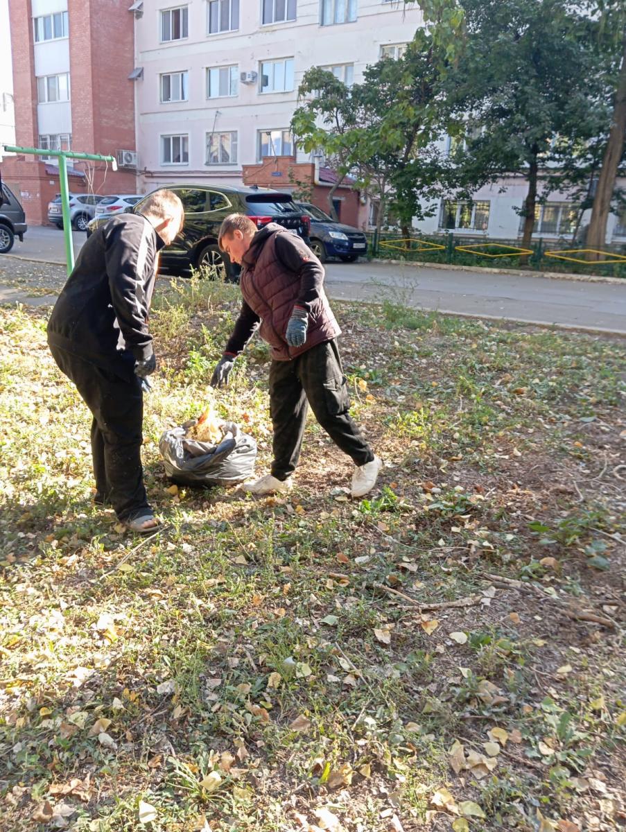 Субботник на территории Марксовского филиала Фото 6