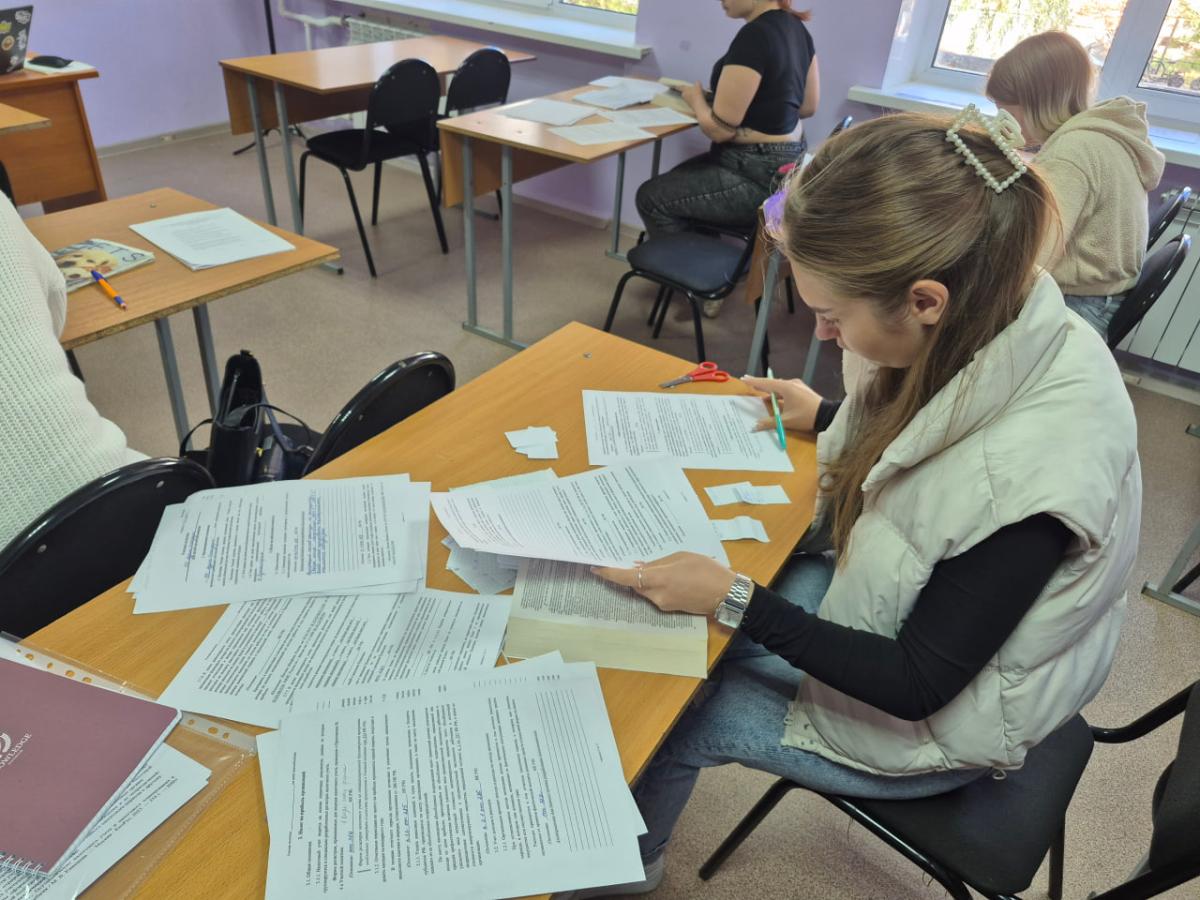 Практическое занятие по налоговому учету: студенты колледжа осваивают учетную политику Фото 4