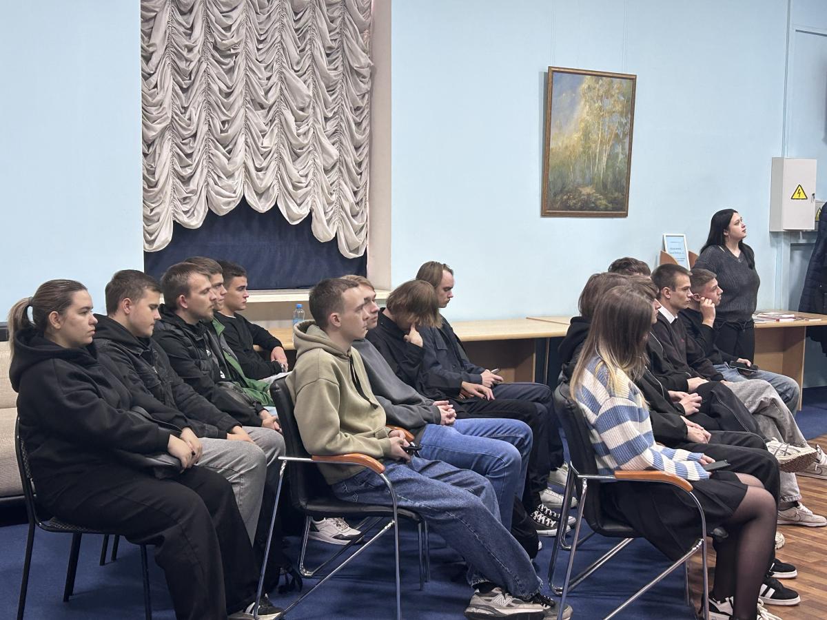 Студенты отметили День воссоединения Донбасса и Новороссии с Россией Фото 4