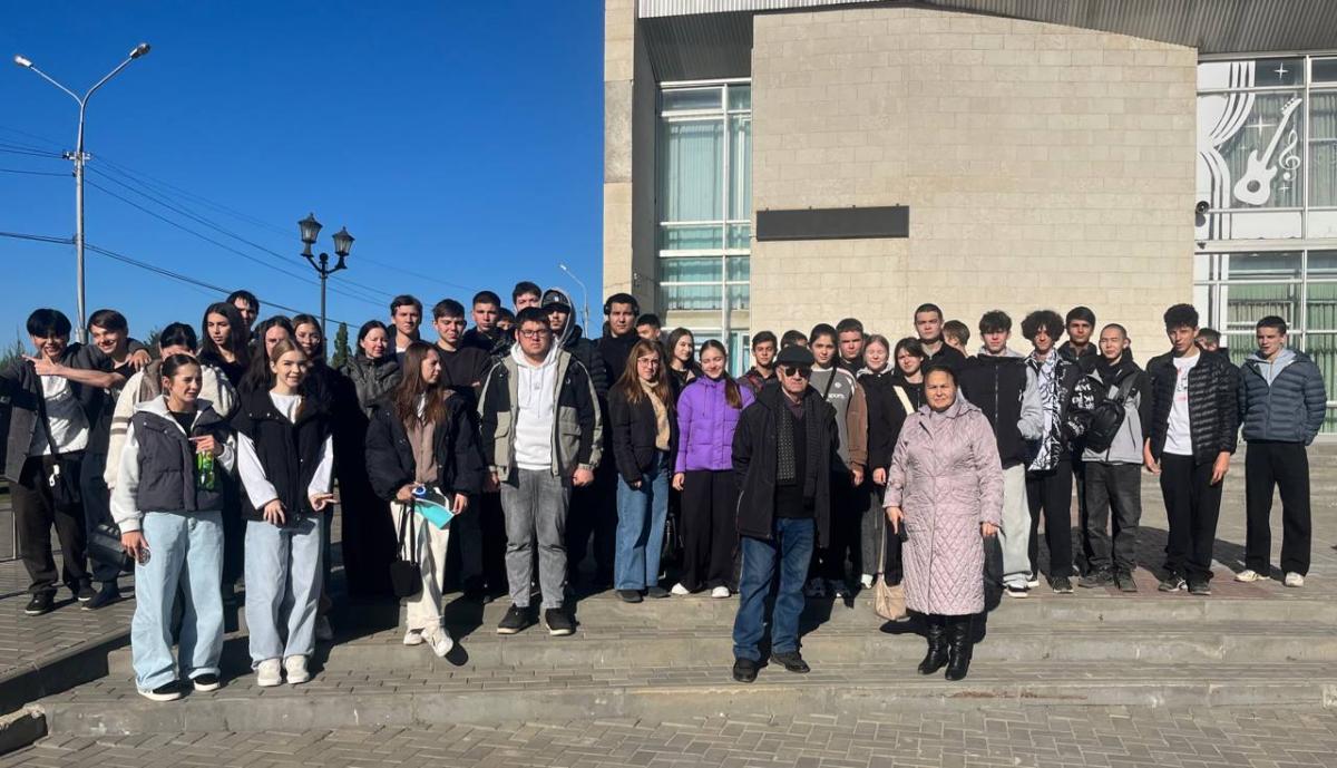 Торжественное мероприятие, посвящённое третьей годовщине Дня воссоединенияДонецкой Народной Республики, Луганской Народной Республики, Херсонской и Запорожской областей с Российской Федерацией! Фото 4