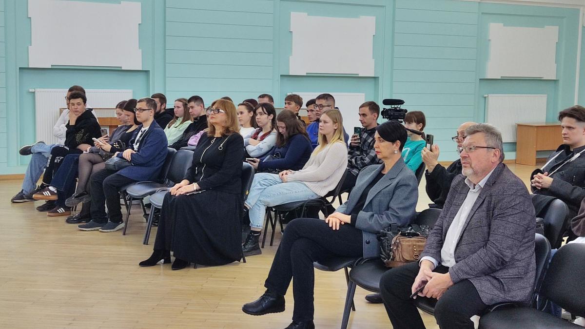 Студенты института биотехнологии – участники Всероссийской акции, посвященной Дню воссоединения Донбасса и Новороссии Фото 1 Студенты института биотехнологии – участники Всероссийской акции, посвященной Дню воссоединения Донбасса и Новороссии Фото 1