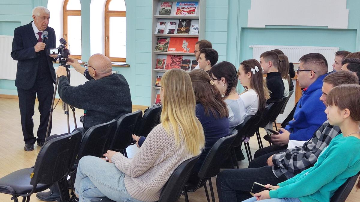 Студенты института биотехнологии – участники Всероссийской акции, посвященной Дню воссоединения Донбасса и Новороссии Фото 2 Студенты института биотехнологии – участники Всероссийской акции, посвященной Дню воссоединения Донбасса и Новороссии Фото 2