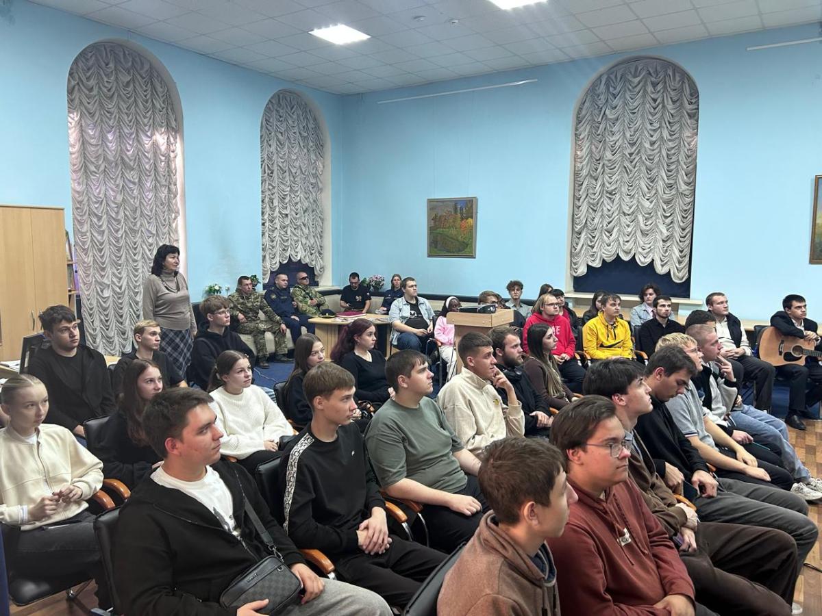 Встреча с военно-патриотическим клубом «Витязь» Фото 3