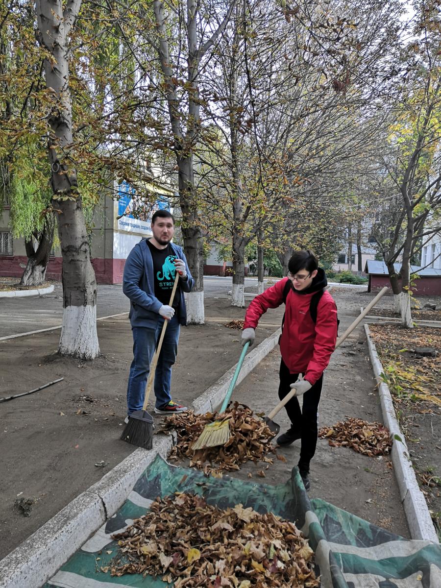 Субботник в рамках месячника по благоустройству Фото 1