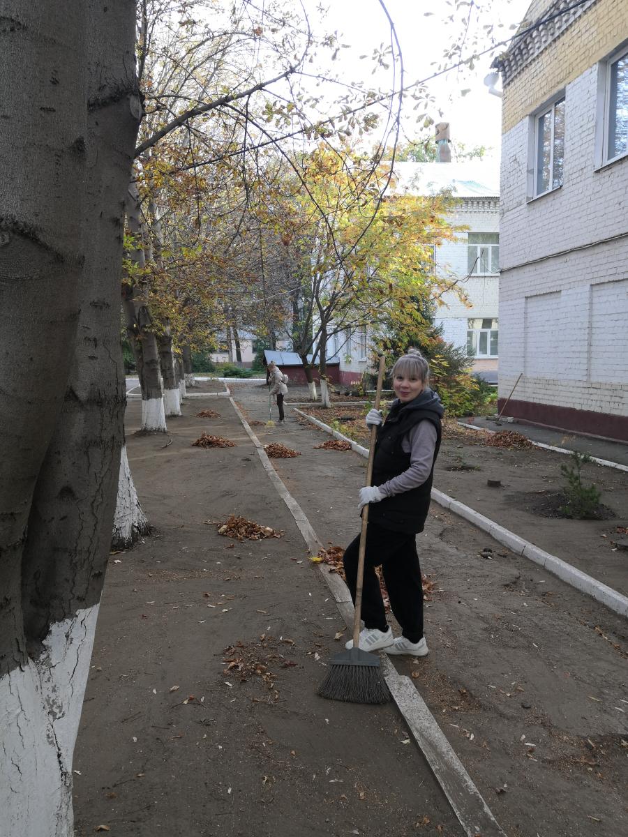 Субботник в рамках месячника по благоустройству Фото 3