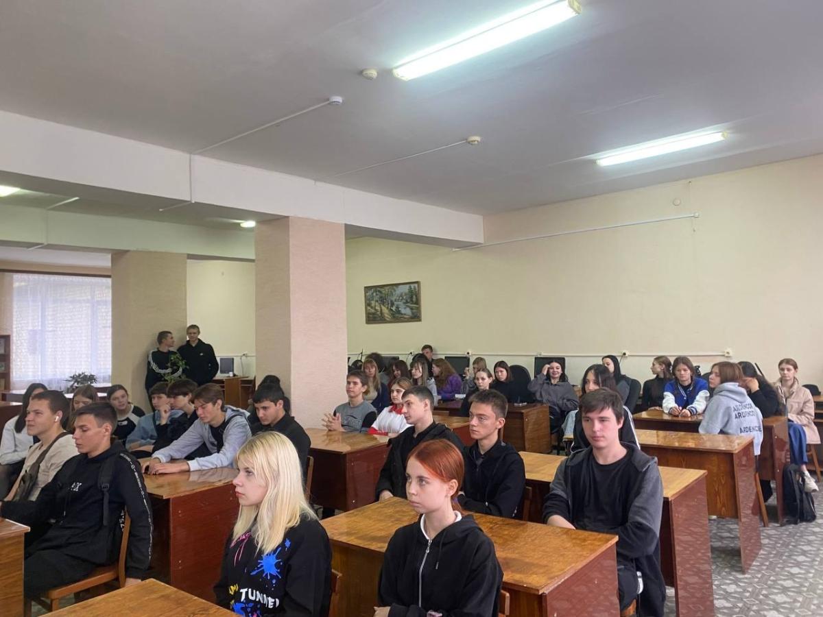 Старт новой недели: линейка и «Разговоры о важном». Фото 1