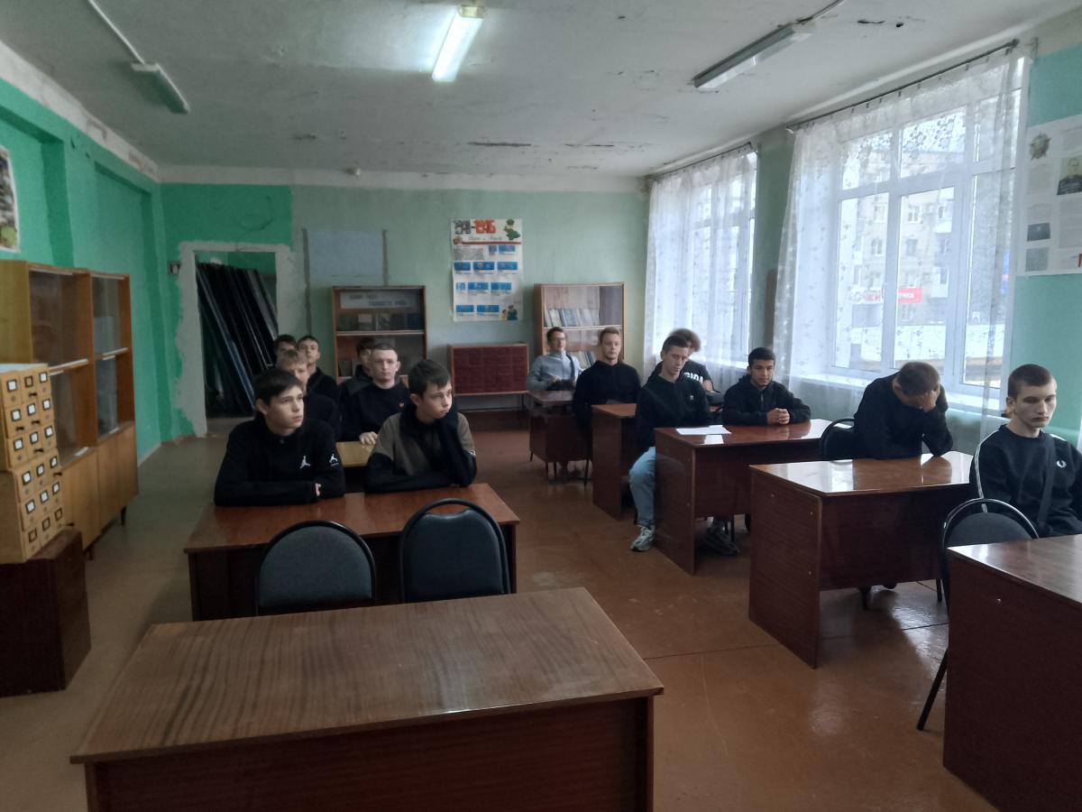 Экскурсия в библиотеку Марксовского с/х техникума Фото 1