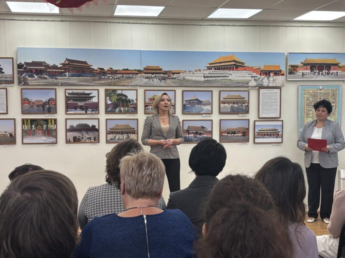 Представитель Вавиловского университета приняла участие в открытии фотовыставки «Планета Земля. Китай» Фото 1