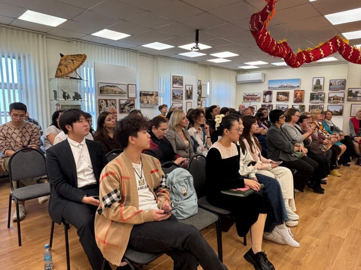 Представитель Вавиловского университета приняла участие в открытии фотовыставки «Планета Земля. Китай» Фото 3