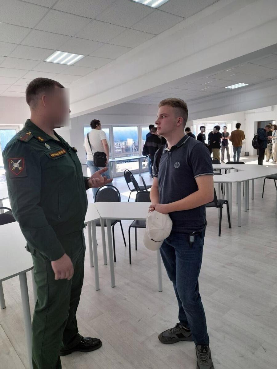 Студентам рассказали о контрактной службе в Вооружённых Силах РФ Фото 5