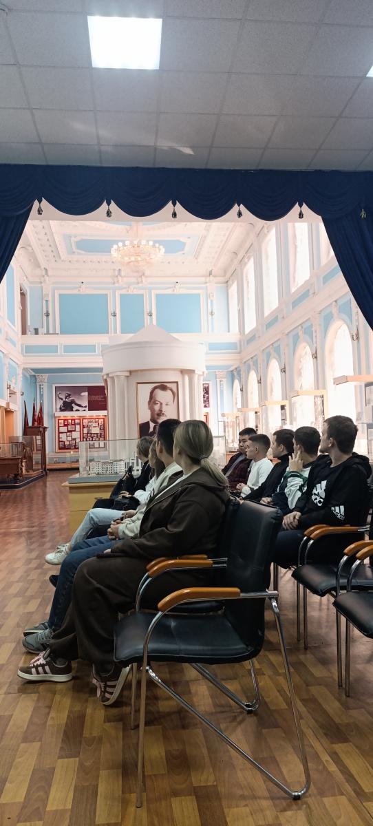 Студенты группа Б-ТБ-101 в рамках кураторского часа посетили Музей истории Вавиловского университета. Фото 1 Студенты группа Б-ТБ-101 в рамках кураторского часа посетили Музей истории Вавиловского университета. Фото 1