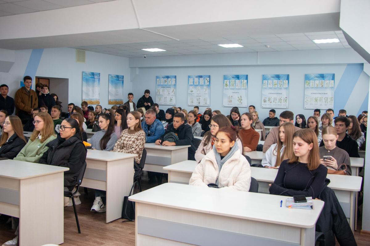 Студентам Вавиловского университета рассказали о вреде наркотических веществ Фото 4