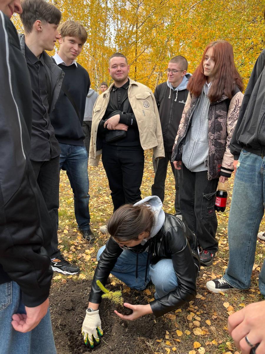 В Вавиловском университете заложена новая традиция – посадка первокурсниками дерева Фото 2