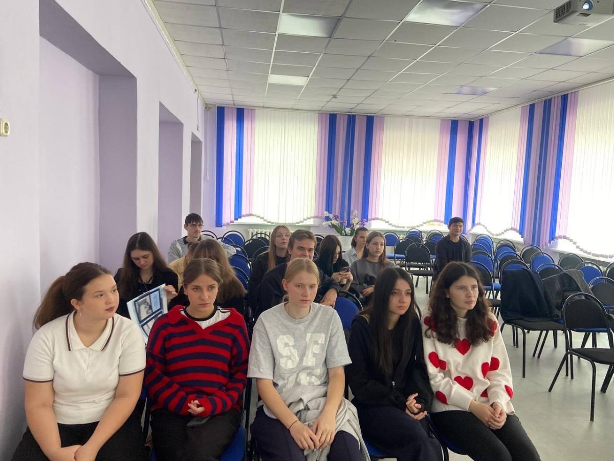Профориентационная работа кафедры «Гидромелиорация, природообустройство и строительство в АПК» с учащимися МОУ «Средняя образовательная школа №9» г. Саратов Фото 1 Профориентационная работа кафедры «Гидромелиорация, природообустройство и строительство в АПК» с учащимися МОУ «Средняя образовательная школа №9» г. Саратов Фото 1