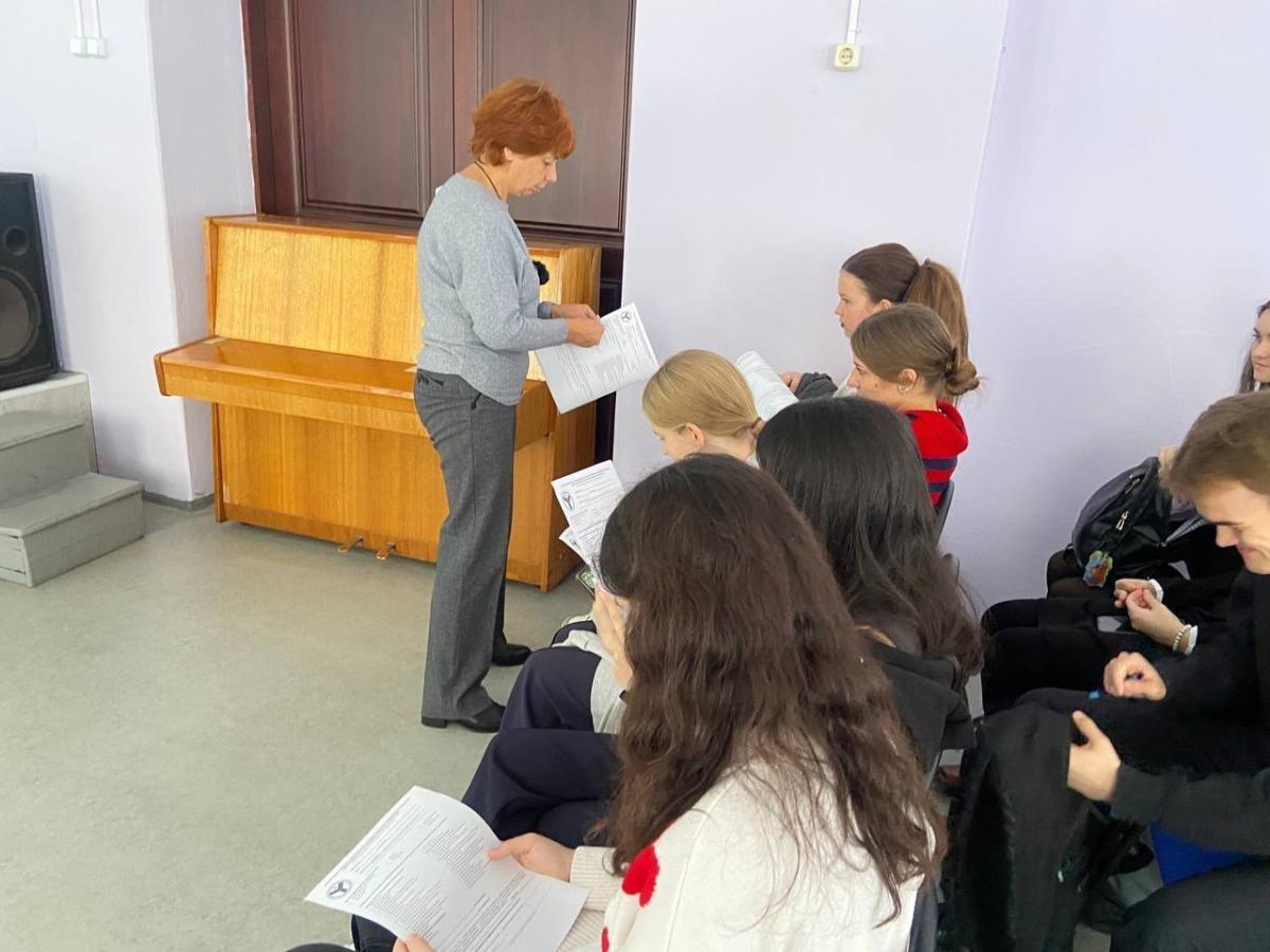Профориентационная работа кафедры «Гидромелиорация, природообустройство и строительство в АПК» с учащимися МОУ «Средняя образовательная школа №9» г. Саратов Фото 4 Профориентационная работа кафедры «Гидромелиорация, природообустройство и строительство в АПК» с учащимися МОУ «Средняя образовательная школа №9» г. Саратов Фото 4