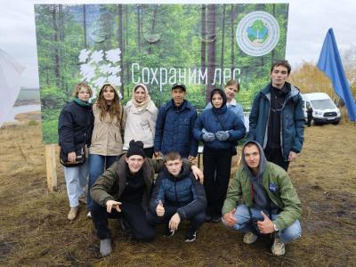 Студенты и преподаватели внесли свой вклад в увеличение лесистости Саратовской области
