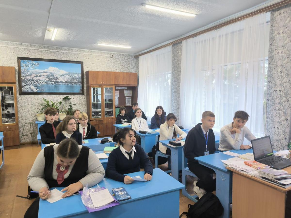 Профориентационная работа в МАОУ "СОШ п. Красный Текстильщик" Фото 1 Профориентационная работа в МАОУ "СОШ п. Красный Текстильщик" Фото 1