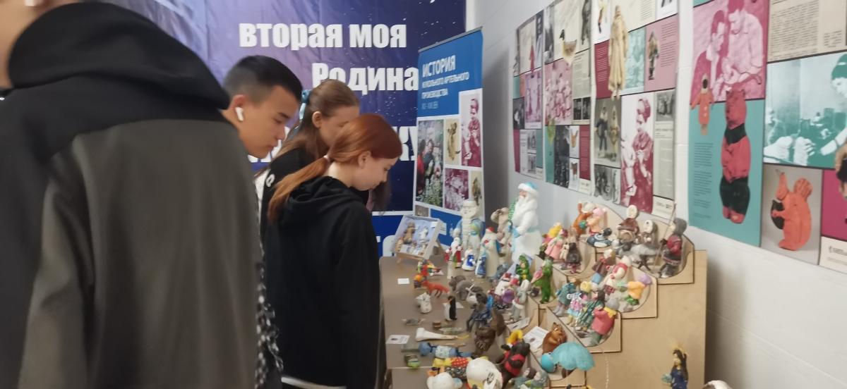 Студенты познакомились с историей кукольного артельного производства. Фото 1 Студенты познакомились с историей кукольного артельного производства. Фото 1
