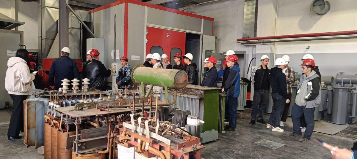 Студенты-энергетики посетили с экскурсией Краснокутский РЭС  ПАО «Россети Волга» Фото 2 Студенты-энергетики посетили с экскурсией Краснокутский РЭС  ПАО «Россети Волга» Фото 2