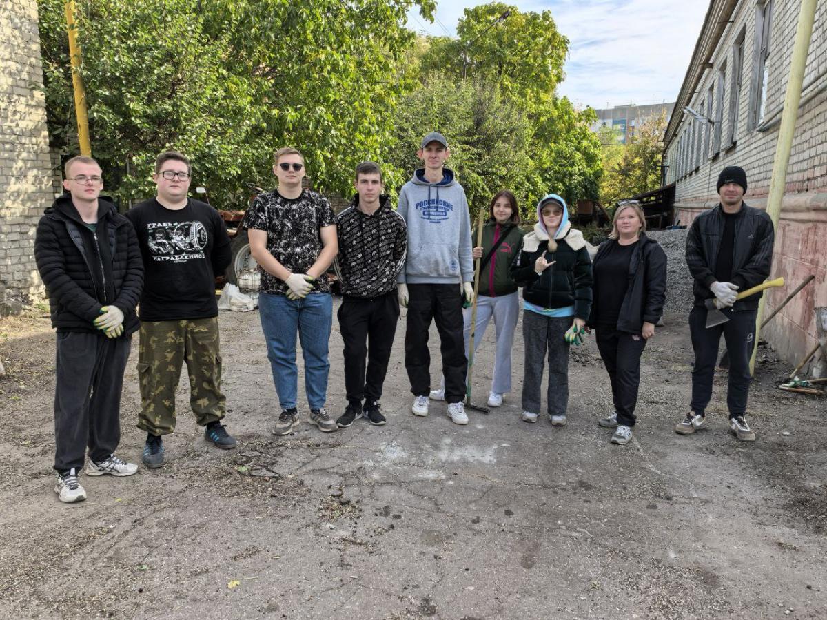Городской субботник в УНПК «Агроцентр» Фото 1