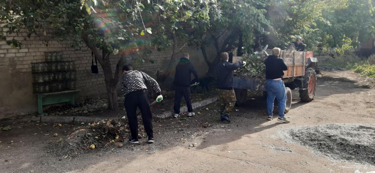 Городской субботник в УНПК «Агроцентр»