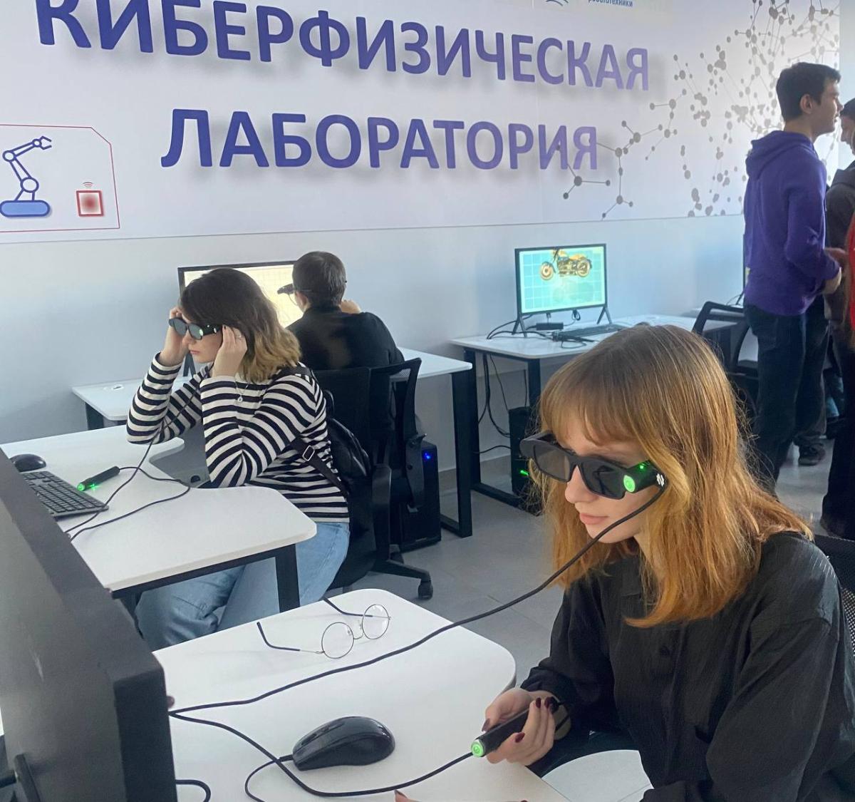 Саратовские школьники посетили Вавиловский университет с экскурсией Фото 7 Саратовские школьники посетили Вавиловский университет с экскурсией Фото 7