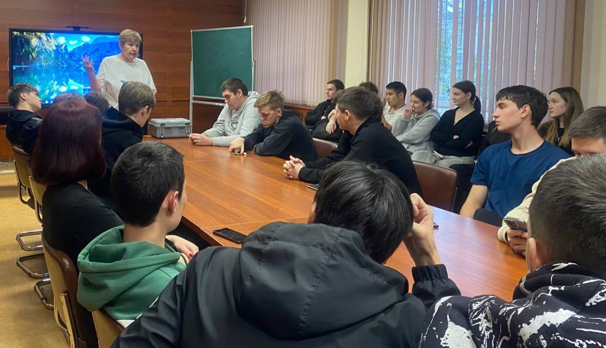 Обучающиеся саратовского колледжа узнали о преимуществах поступления в Вавиловский университет Фото 3