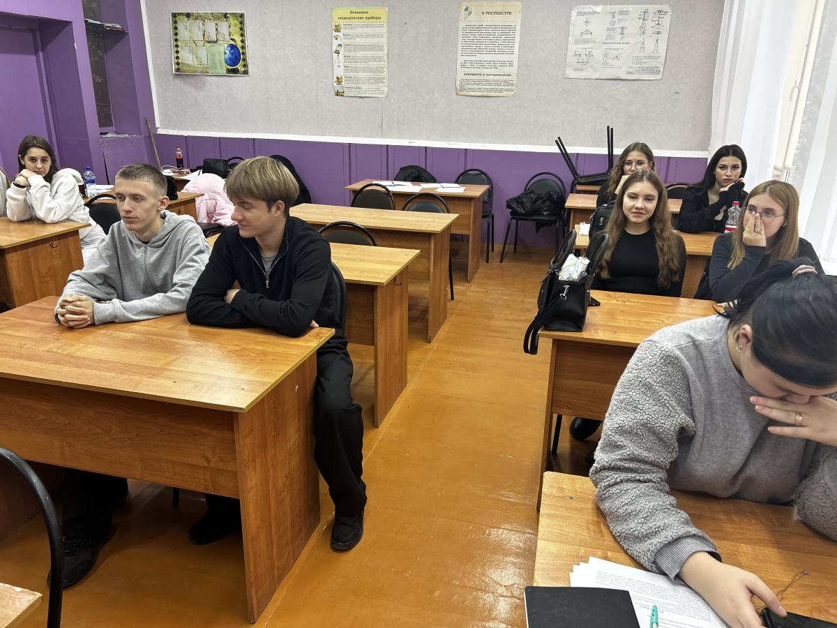 Классный час в группе З-18301 посвященный теме «Как понять друг друга разным поколениям?»