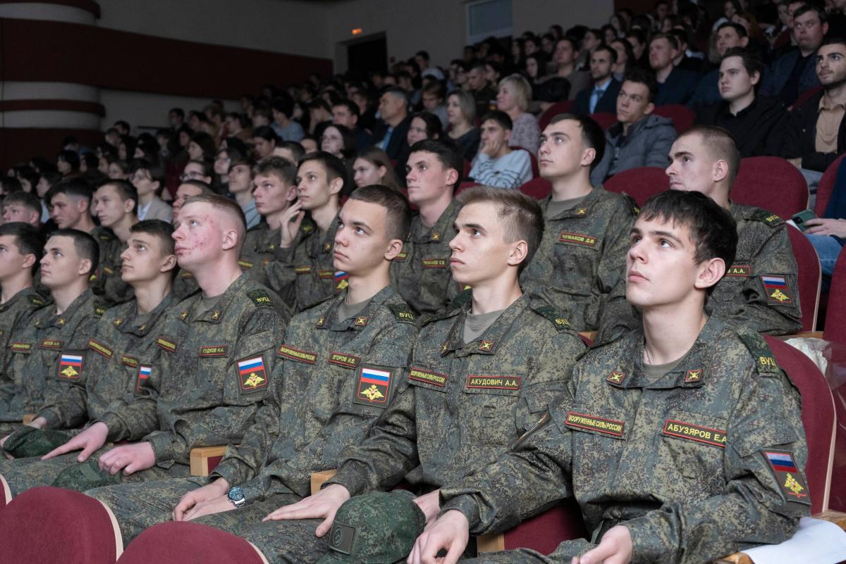 Торжественный концерт ко Дню народного единства состоялся в Вавиловском университете Фото 1