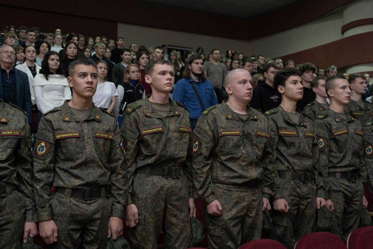 Торжественный концерт ко Дню народного единства состоялся в Вавиловском университете Фото 3