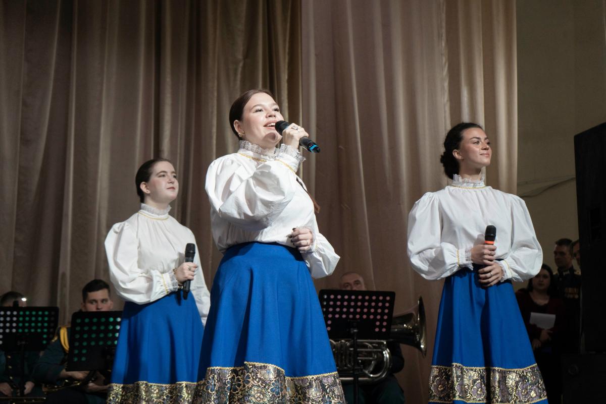 Торжественный концерт ко Дню народного единства состоялся в Вавиловском университете Фото 6