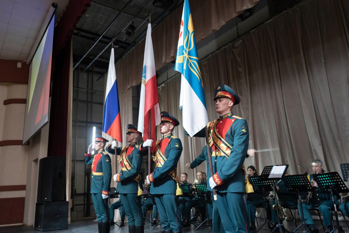 Торжественный концерт ко Дню народного единства состоялся в Вавиловском университете Фото 12