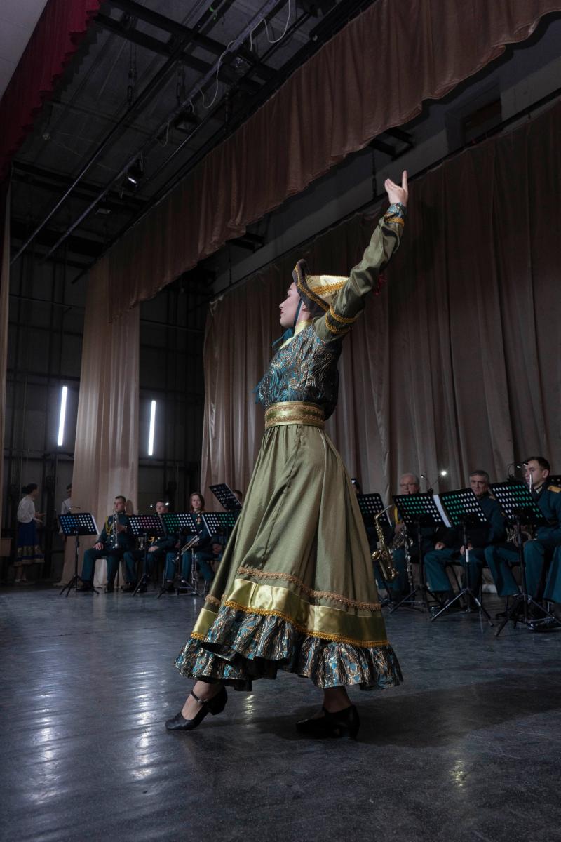 Торжественный концерт ко Дню народного единства состоялся в Вавиловском университете Фото 14