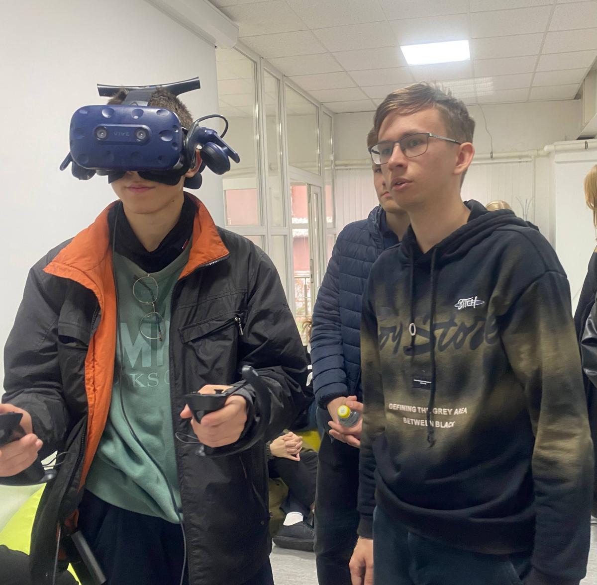 Школьники р.п. Соколовый посетили Вавиловский университет с экскурсией Фото 2