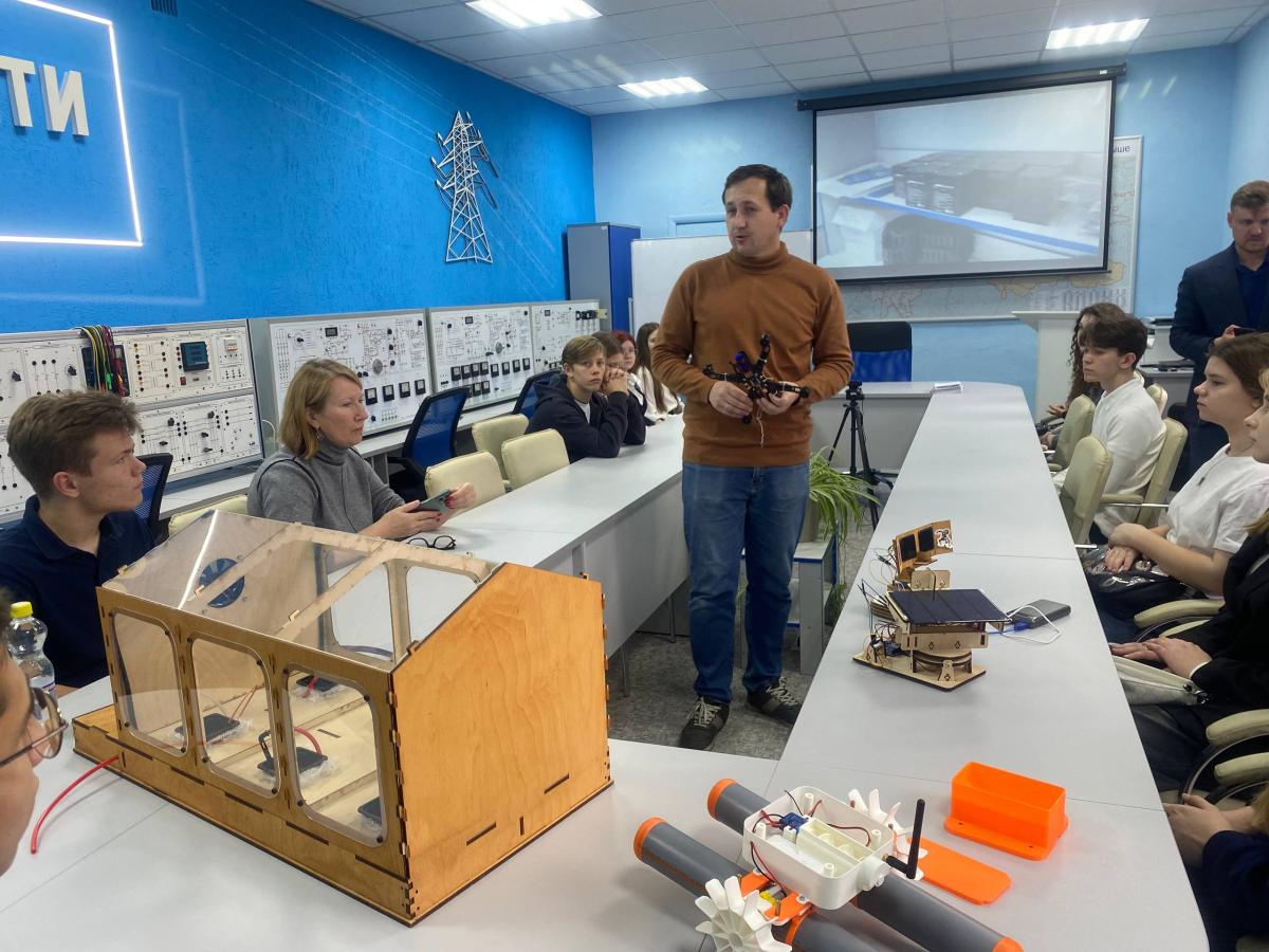 Школьники р.п. Соколовый посетили Вавиловский университет с экскурсией Фото 8