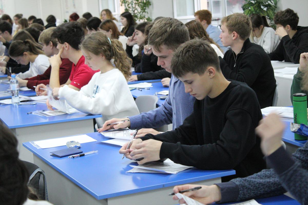 Школьники 8-11-х классов прошли бесплатное пробное тестирование в формате ЕГЭ и ОГЭ Фото 5 Школьники 8-11-х классов прошли бесплатное пробное тестирование в формате ЕГЭ и ОГЭ Фото 5