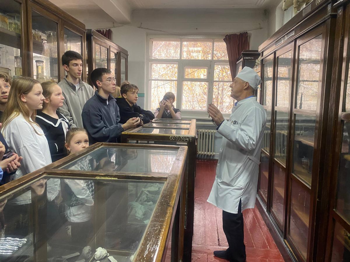 Петровские школьники посетили Вавиловский университет с экскурсией Фото 11 Петровские школьники посетили Вавиловский университет с экскурсией Фото 11