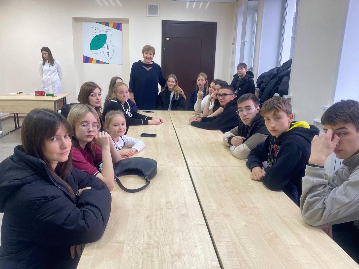 Петровские школьники посетили Вавиловский университет с экскурсией Фото 2 Петровские школьники посетили Вавиловский университет с экскурсией Фото 2